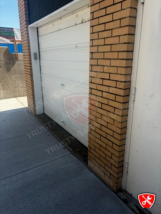 Garage Door Service in Dallas, TX