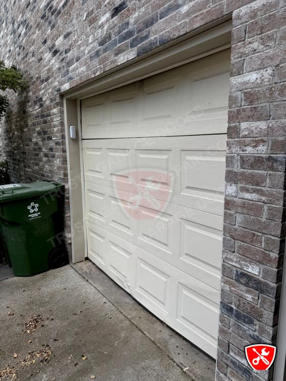 Garage Door Service in Lewisville, TX