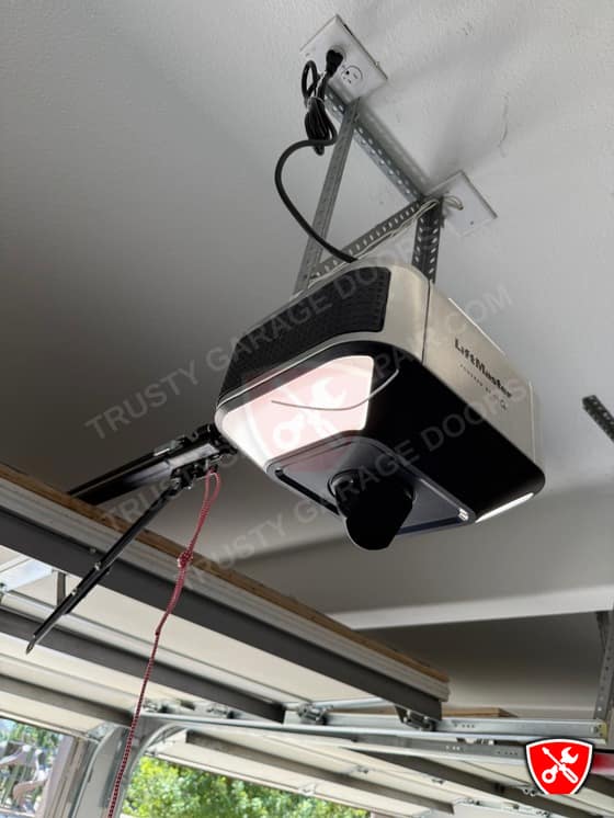 Garage Door Service in Grand Prairie, TX